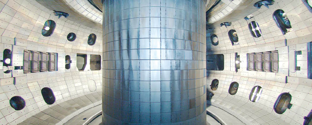 diii-d-tokamak-inside-thumb.jpg Inside the DIII-D tokamak experiment.